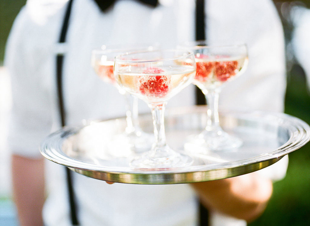 What You Need to Know About a PreWedding Cocktail Hour